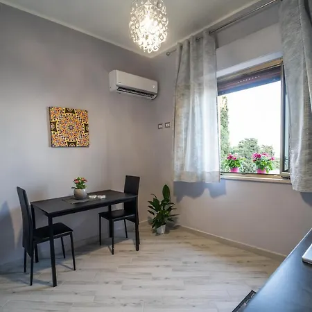 Tyche & Apartment