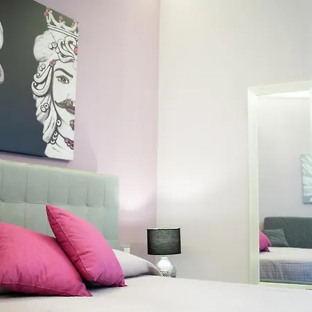 Tyche & Apartament