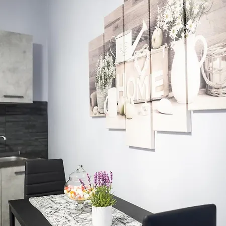 Tyche & Apartament *