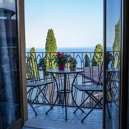 Tyche & Taormina